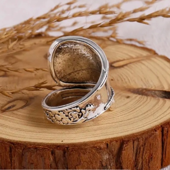 LAST ONE NWT Retro Daisy 925 Silver Plated Spoon Ring - Picture 2 of 3